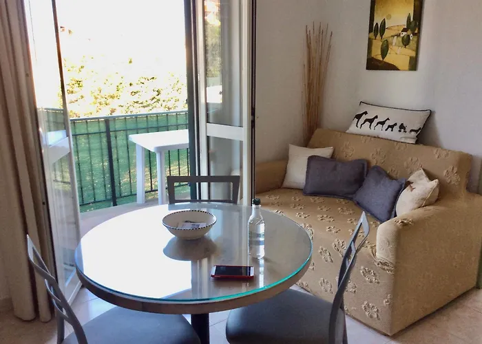 Angels Nest Apartman *